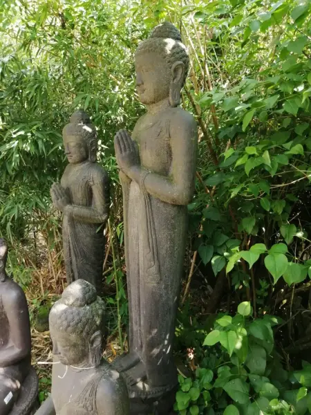 Artikelbild 2 des Artikels “Stehender Buddha, Steinguss, 192cm Höhe “